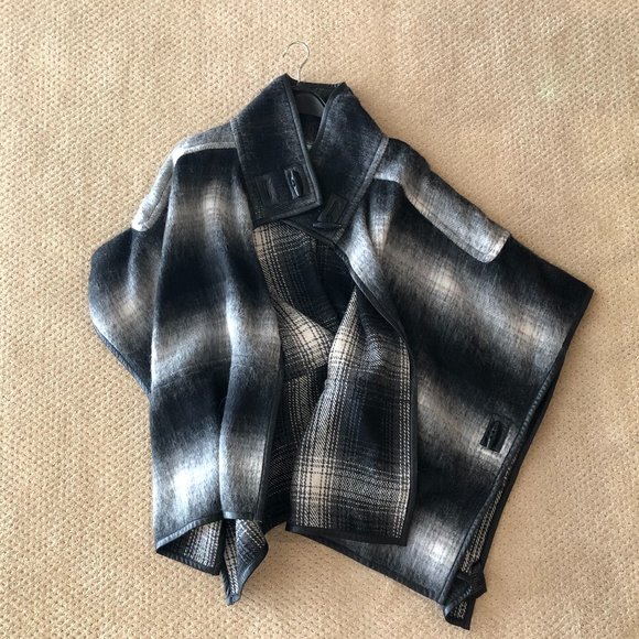 Guess by Marciano Plaid Cape Jacket - Picture 3 of 4